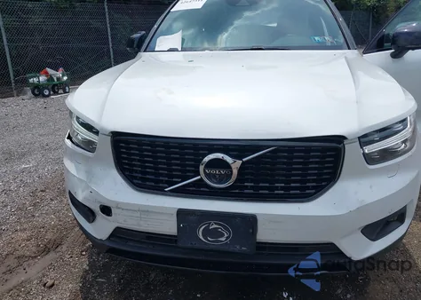 2022 Volvo Xc40 T5 R-Design from USA, damaged, VIN YV4162UM5N2663536
